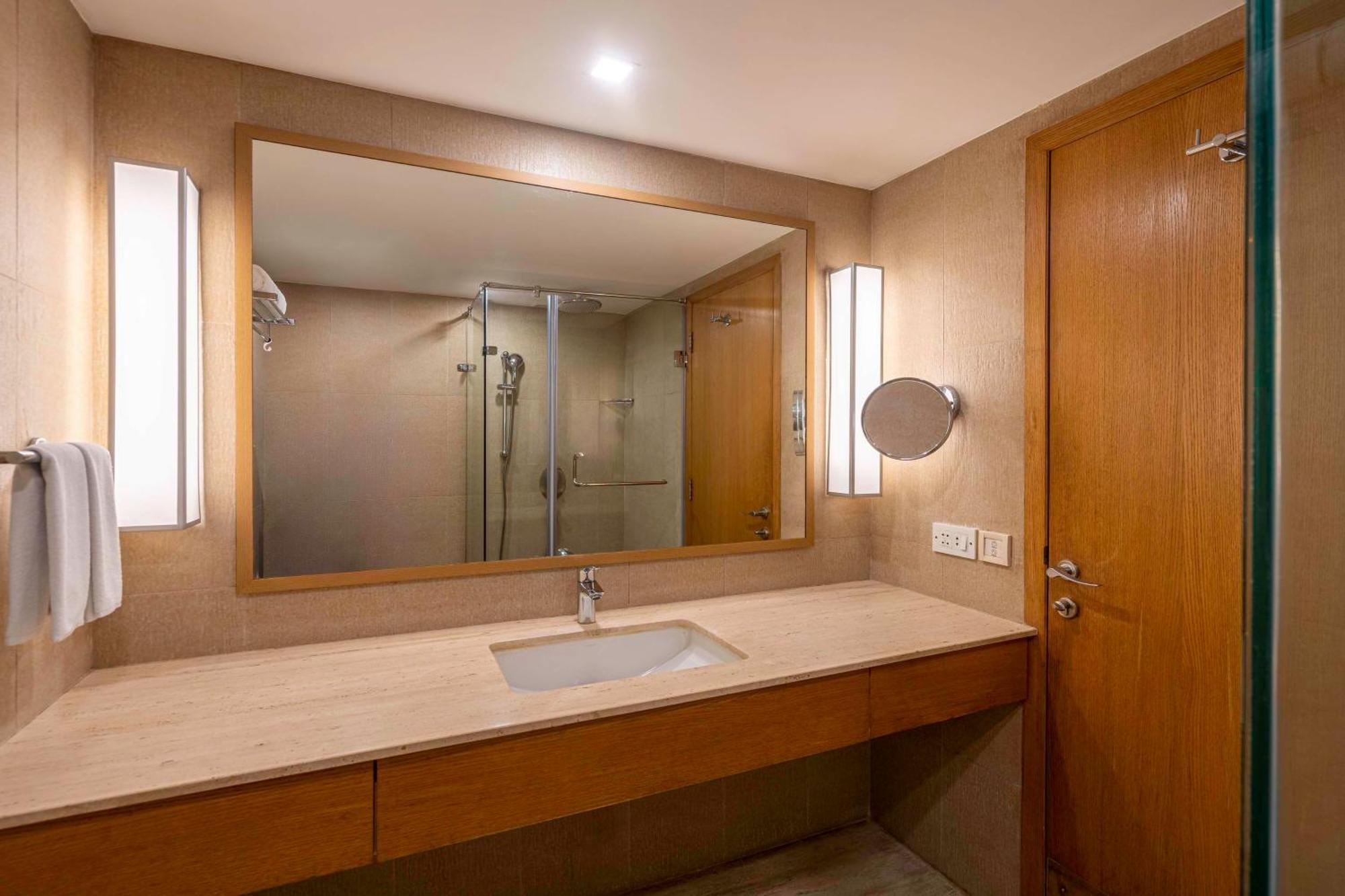 Svelte Delhi, A Member Of Radisson Individuals Hotel New Delhi Exterior photo